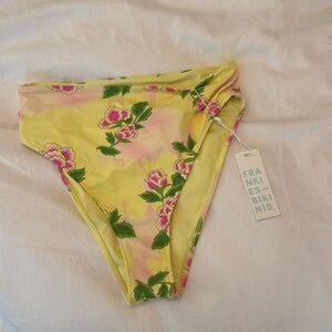 NWT Frankie’s bikinis Jenna yellow floral bottoms M